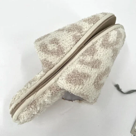 BAREFOOT DREAMS CozyChic Barefoot In the Wild Slipper Cream Stone Small NWT - Picture 6 of 10